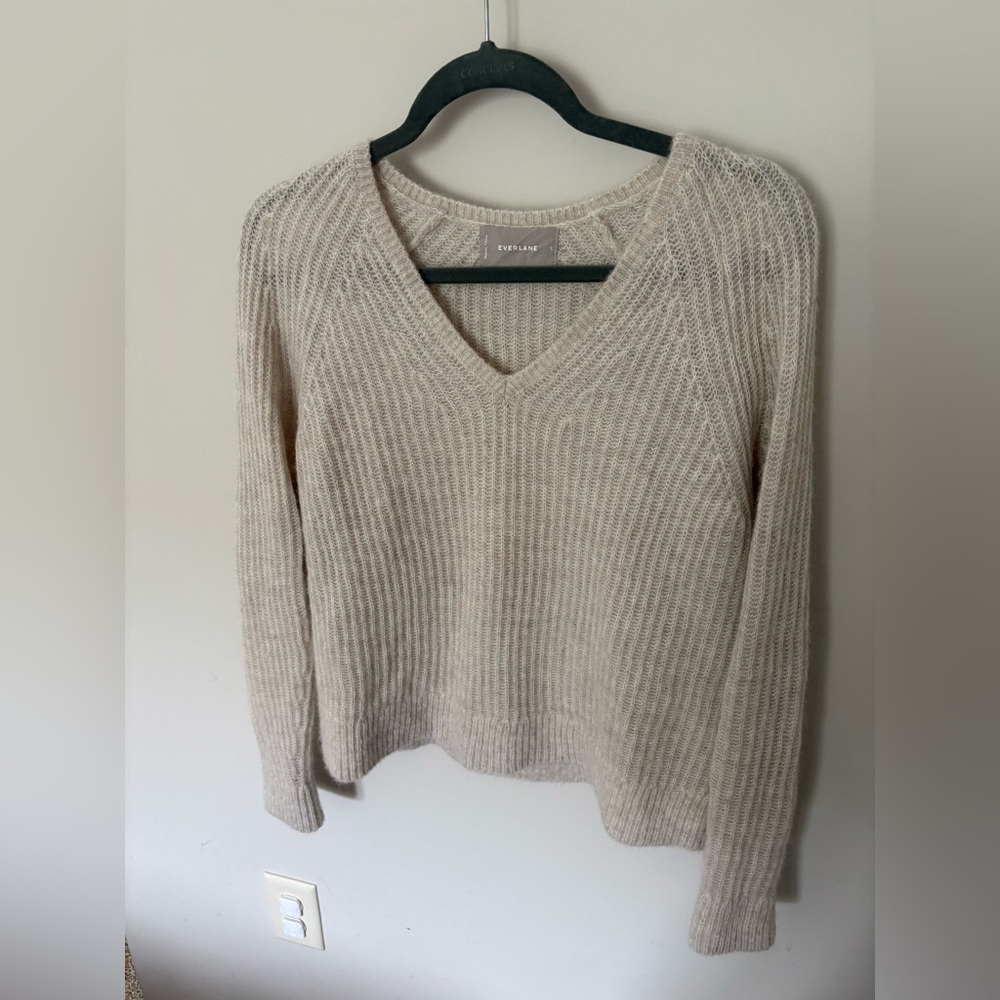 Everlane Women's V-Neck Sweater in Cream